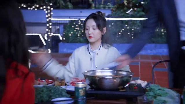 “你是不是暗恋我的组长” “当然了”