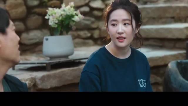 谢之遥在墙外听到了有人懂他的美好，这或许就是心动的瞬间吧 刘亦菲