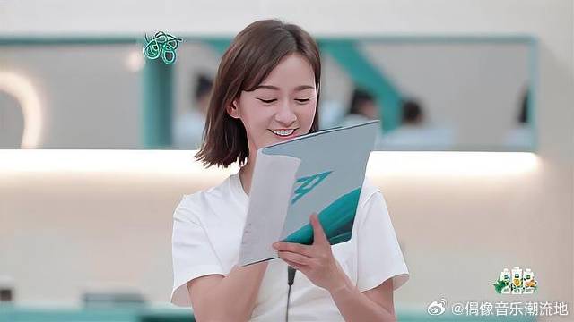 贾静雯徐怀钰陈意涵李彩桦：一起练歌吧！