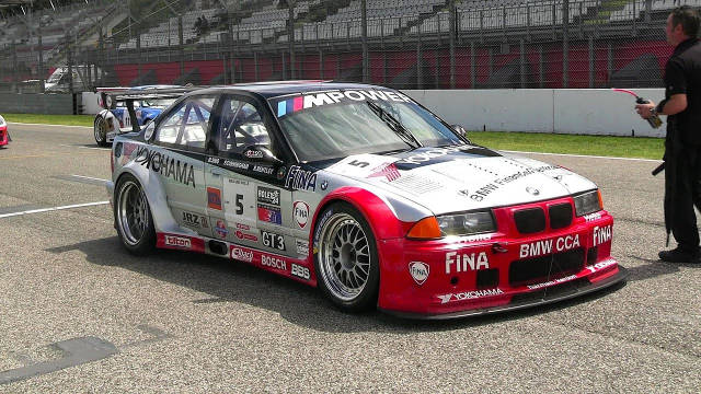视频：宝马M3 E36 IMSA GT冠军车伊莫拉经典赛激战993、996，8分20秒防守360与F430 GTC