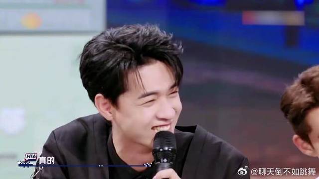 许嵩给沈月安排同款发型，秦霄贤檀健次也想要，搞笑！