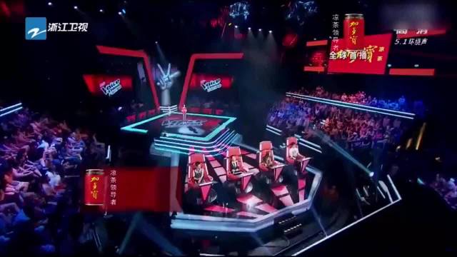 《甄嬛传》原唱来了，几句歌没唱完，那英直接转身