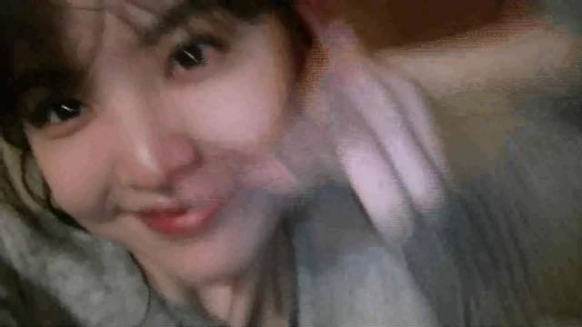 这个模糊的滤镜太适合章若楠了，有那种青春的感觉