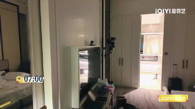 柯淳回繁花2首日买早餐获刘嘉玲认证