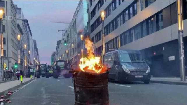 欧洲多国农民在欧盟总部集结示威