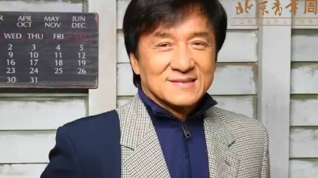 成龙回老家安徽认亲、面对一贫如洗的两个亲哥哥、他的做法令人感到意外?