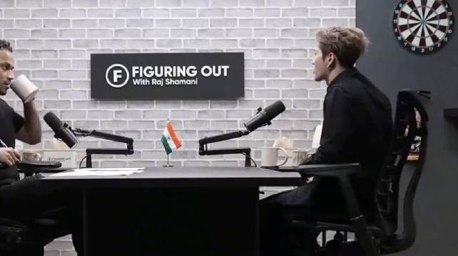 王嘉尔驳斥国外偏见称中国是正常国家