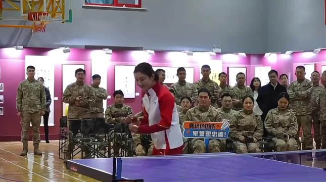 奥运冠军陈梦赴北部战区海军与官兵切磋球技