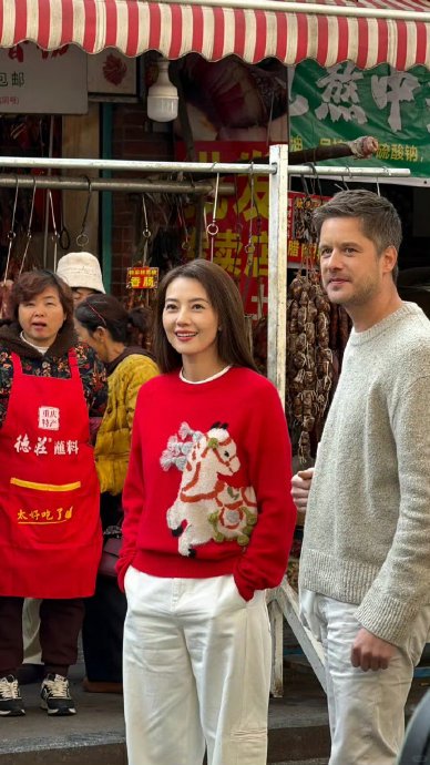 高圆圆成都拍广告引替身误会