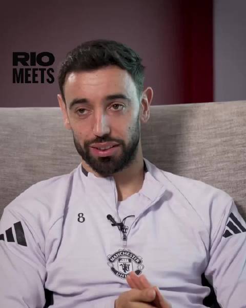 B费评梦幻五人组，C罗入选称足球史最伟大射手