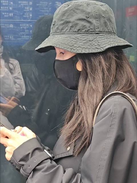 之前俩人一起出去的时候 就觉得嘉一姐的拍照技术确实可以