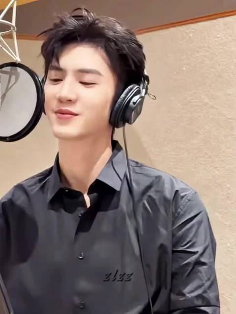 陈哲远带伤合唱王传君，温柔嗓音重塑光阴故事