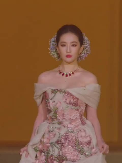 刘亦菲杨采钰各成体系，顶级玩家不在同一赛道