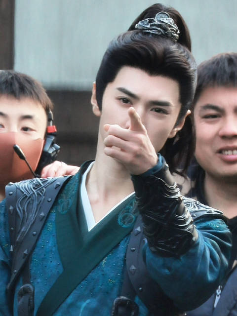 陈哲远发文感叹太阳与寂寞