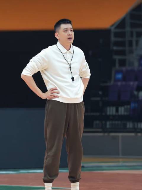 全员专注，手把手教学中