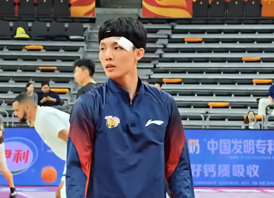 徐杰与奎因内外连线半场压制广州，广东队如何应对胡明轩的状态低迷？