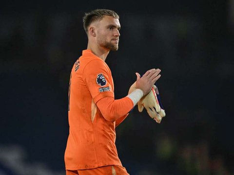 托特纳姆热刺队监测布莱顿球星巴特·维尔布鲁根和扬·保罗范赫克