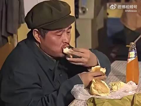 赵本山的剧，没有表演痕迹，太真实了，那种苦不用说，顺着心里淌， 落叶归根