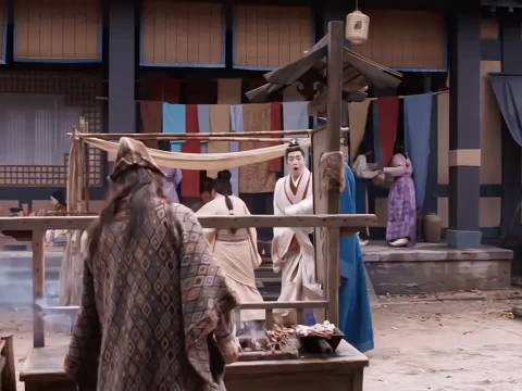 这估计得拿绳拴裤腰带上才不能保证不丢，哑舍 高伟光