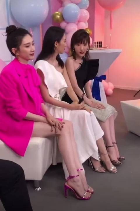 毛晓彤 童谣 江疏影，说的是什么 我关注点没在上面