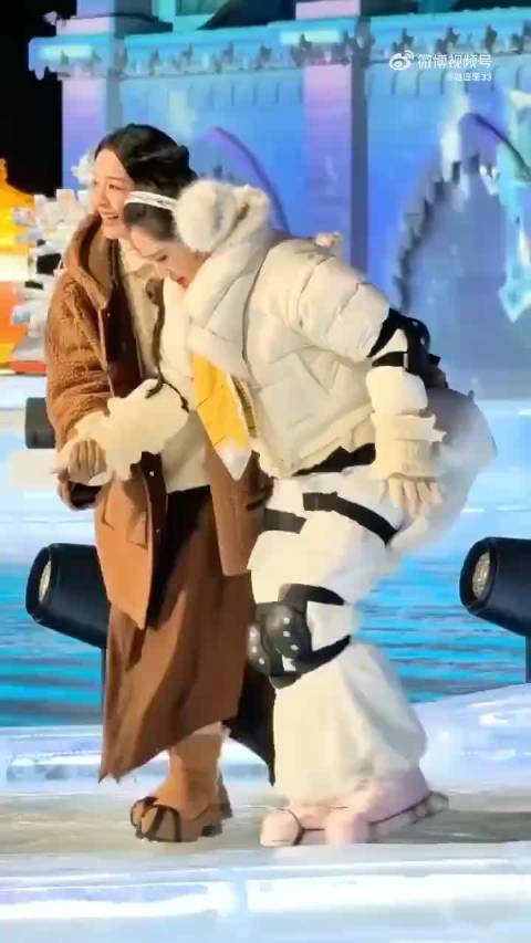 谢娜长春冰雪之夜全副武装未赛先热