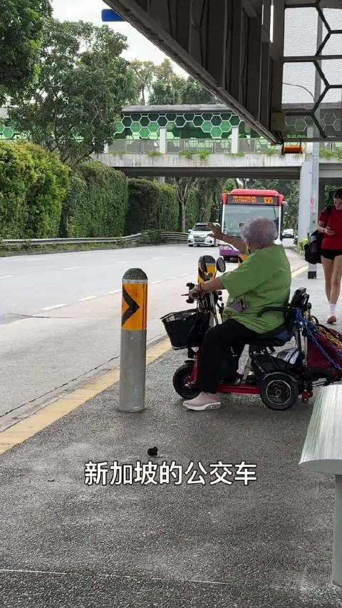 一个公交车坐出了贵宾的感觉