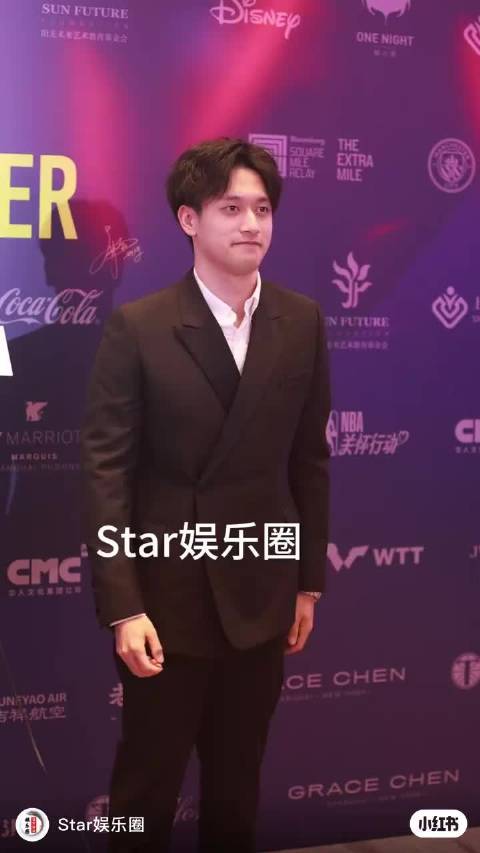 冬休期还能看到帅气小周出席活动耶