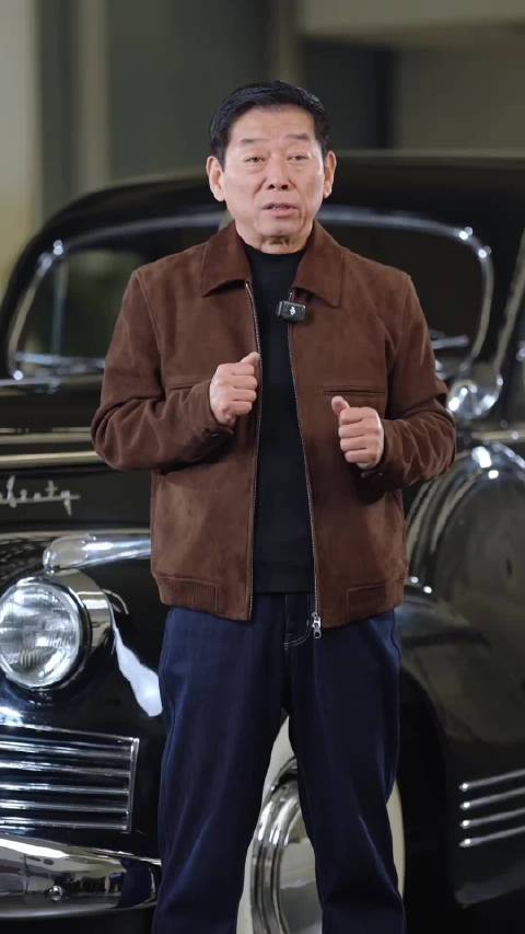 魏建军展示百年派卡德160,引发文化传承思考