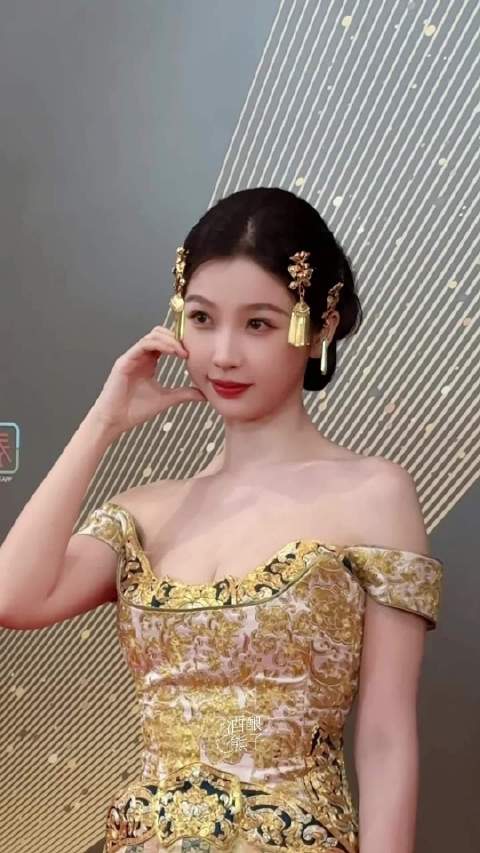 虞书欣泰国活动展现东方古典美