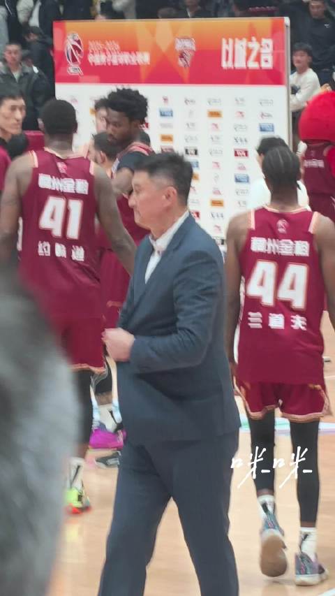 海棠暗香轻卷马蹄芳