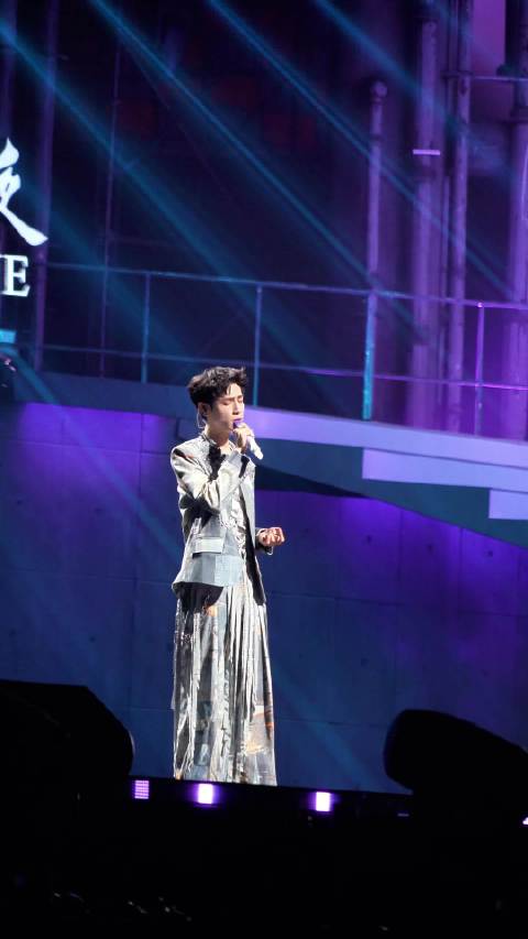 罗云熙回成都唱歌了，罗云熙作词的唐俪辞角色曲《一往》，大家快来听！