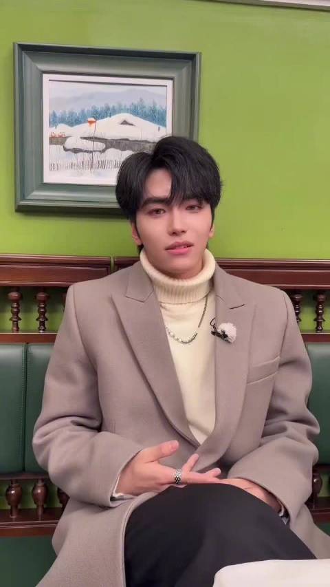 邵子恒称需带红同场5艺人引热议