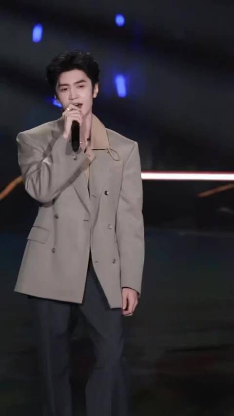 陈哲远带伤与王传君合唱光阴的故事嗓音温柔