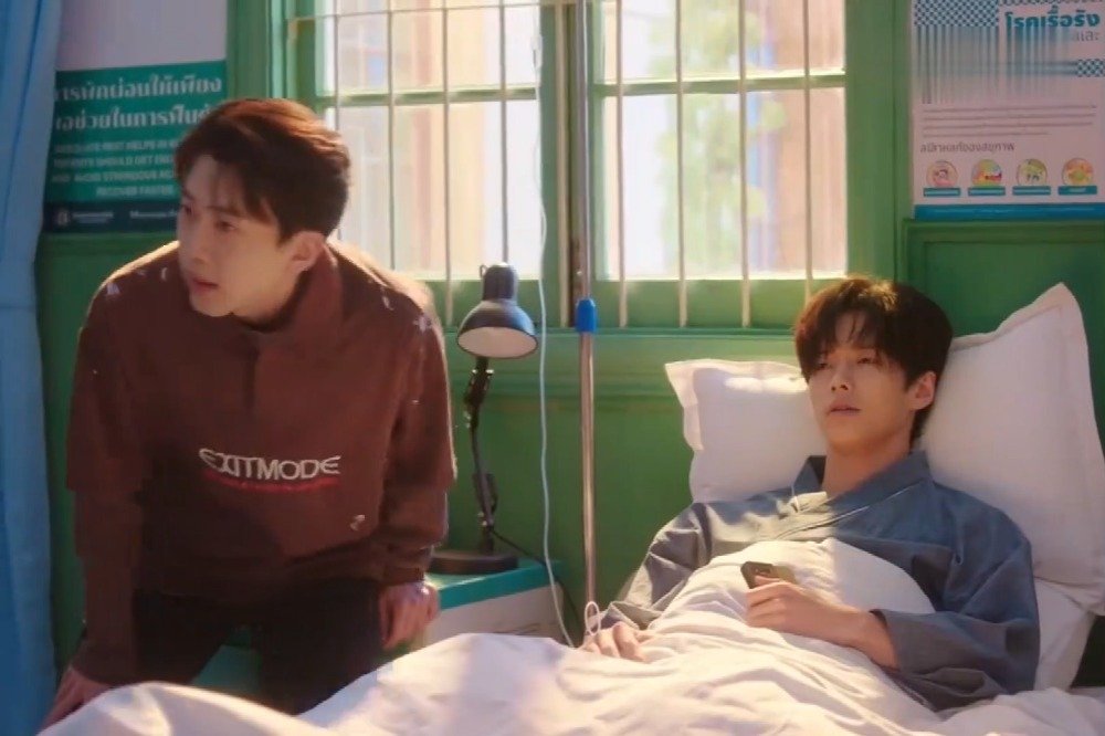 靳朝康复训练一年后回归，姜暮面临抉择