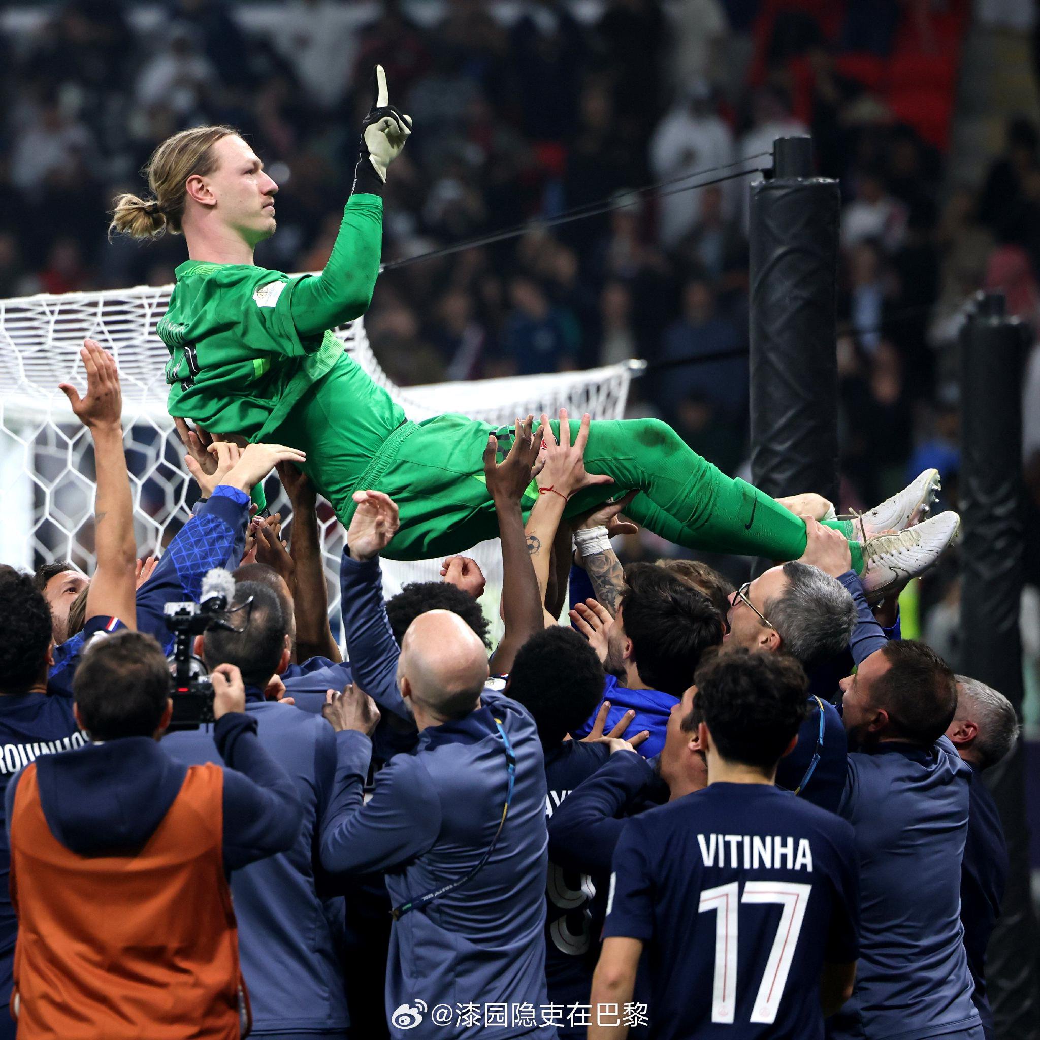 巴黎圣日耳曼点球胜弗拉门戈首夺洲际杯，萨福诺夫神秘毛巾战术引热议