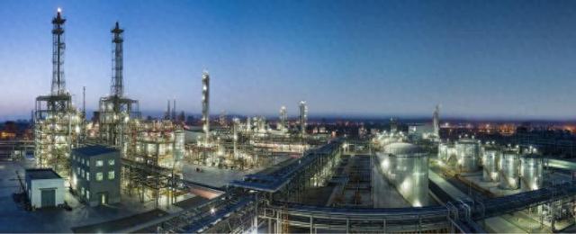 图为中泰化学生产基地。图源：公司官网