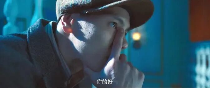 向佐再现“摸鼻梁”，坦言自己非常幸运！首谈弟弟向佑“每个家庭都有故事”