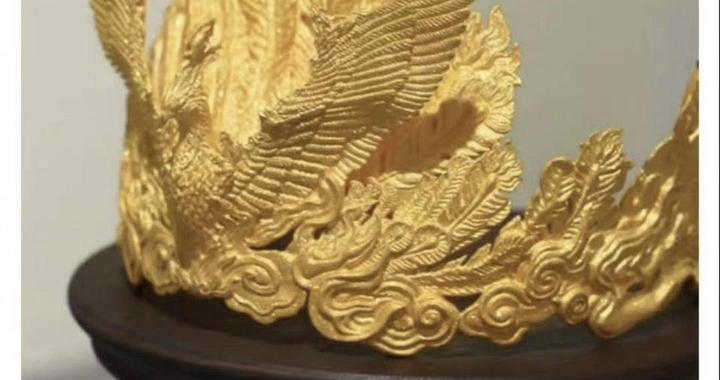 紫牛热点｜美术馆创始人称张凯毅老公更改展台，揭秘张凯毅凤冠被毁美术馆关联公司