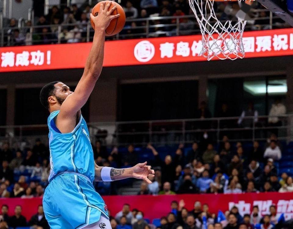 广东男篮VS青岛，开球时间确定，谁会首败？焦泊乔为何不会打球