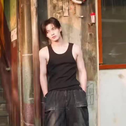 网友追剧发现曾划走演员何与，直呼后悔错过