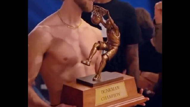 炸裂！白乔丹再次赢得奥尼尔的“Dunkman”和20万美元！