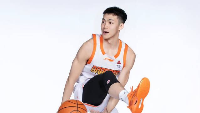 庞峥麟一战封神！生涯之夜狂砍32分，球风和徐杰太像了