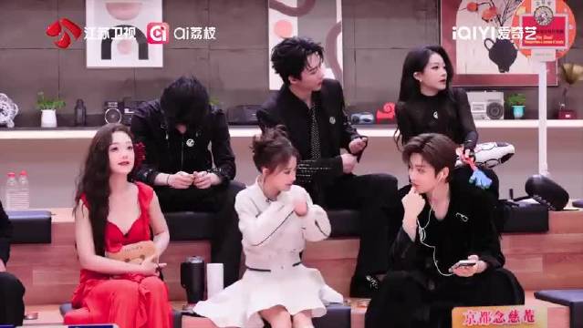 刘宇宁提议后台吃火锅周深薛之谦秒响应