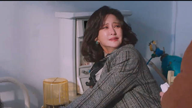 女子对待孩子方式引争议