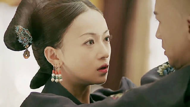 令妃怀孕，乾小四乐的像个孩子