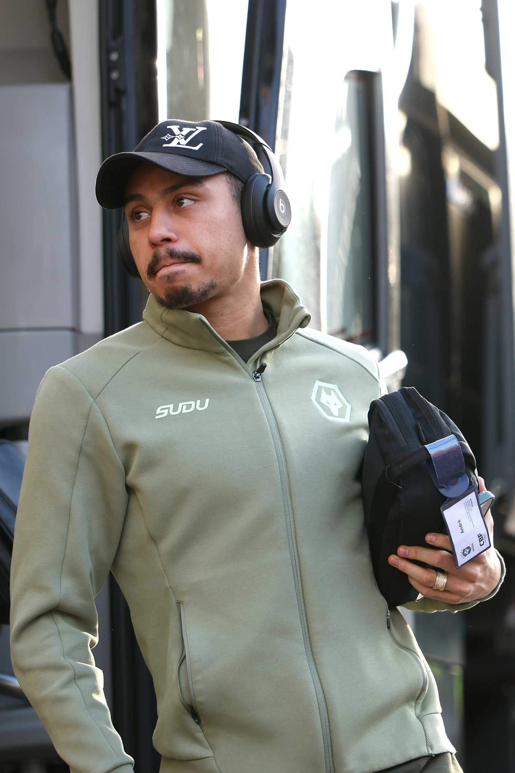 安德烈、拉森、布埃诺迎英超50场里程碑，奥拉贡朱、罗林斯首入大名单