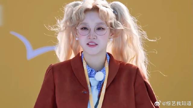 宋雨琦爱好唱歌跳舞，全能型唱跳艺人，可盐又可甜