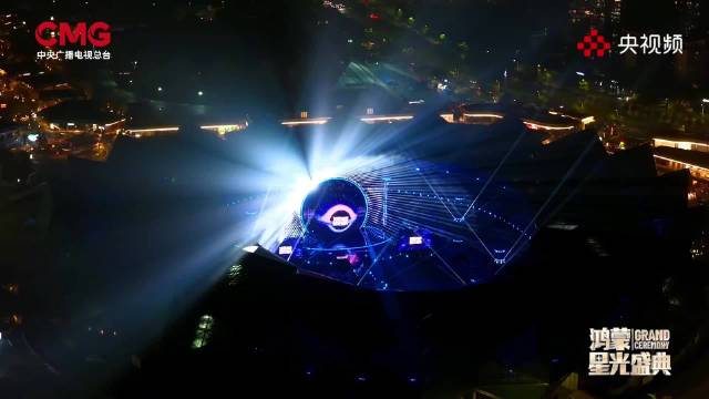 任嘉伦央视唱跳舞台