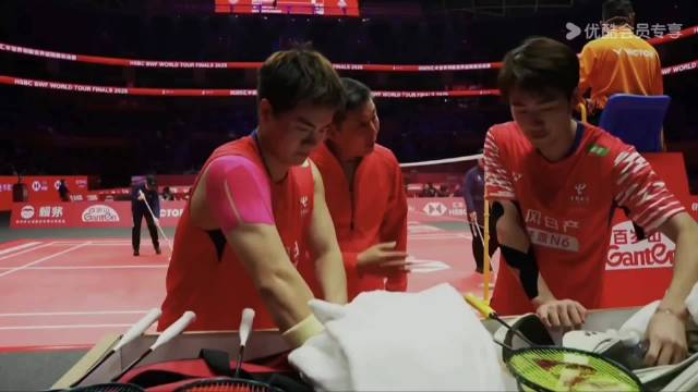 怎么说呢，高下立判了 @王昶天天都想拿冠军 不要顶嘴，好好听话做不做得到？