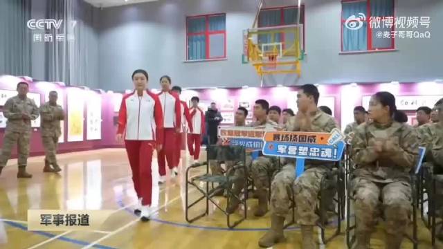 奥运冠军陈梦走进海军部队与官兵切磋球技分享拼搏故事